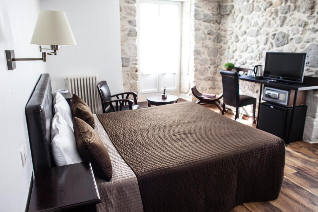 Hôtel Henri IV Nérac Kamer foto